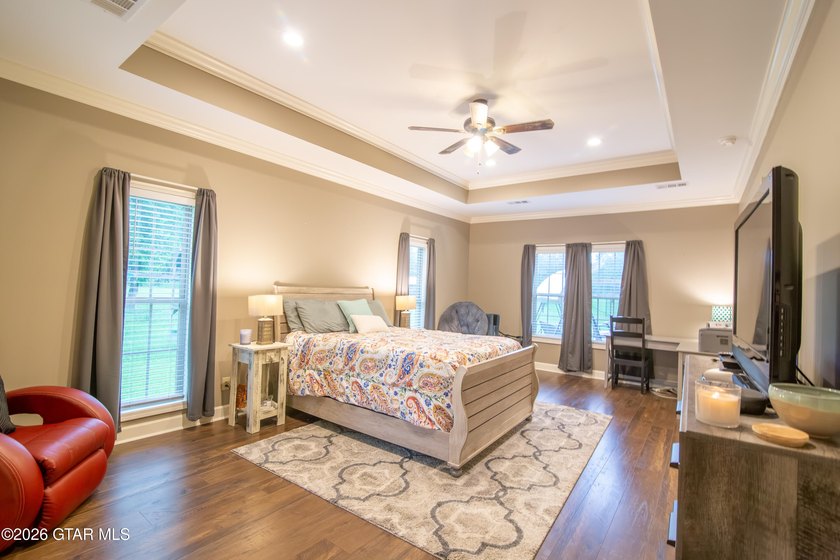 Beautiful home with country charm, this home offers the perfect - photo 14