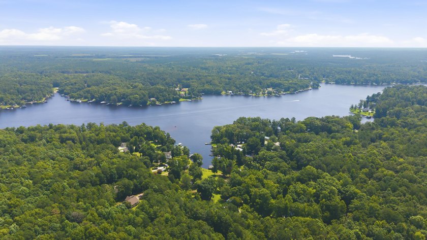 Charming remodeled lakefront cottage on beautiful Lake Sinclair! - photo 20
