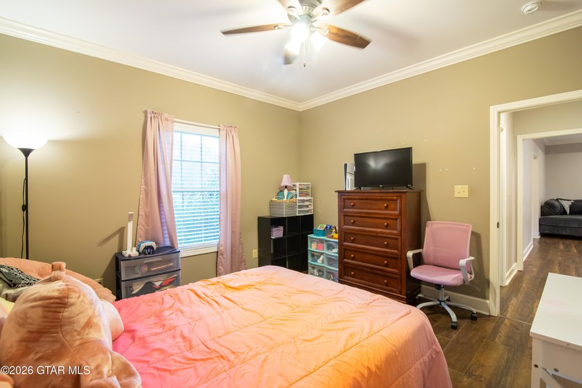 Beautiful home with country charm, this home offers the perfect - photo 21