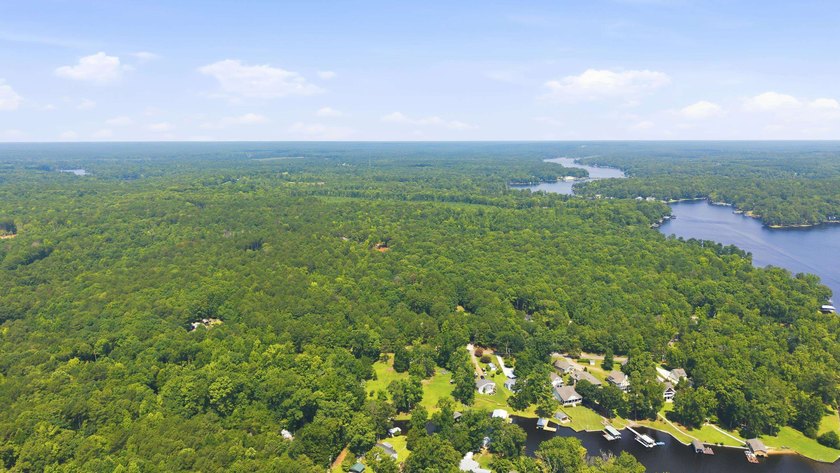 Charming remodeled lakefront cottage on beautiful Lake Sinclair! - photo 23