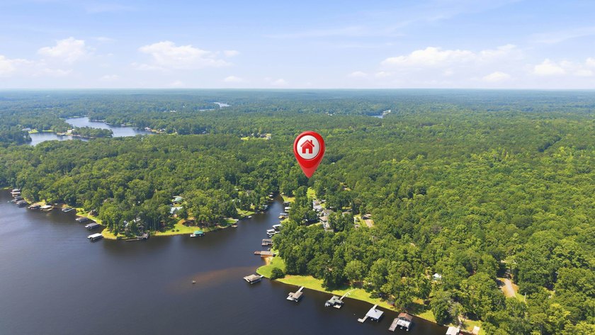 Charming remodeled lakefront cottage on beautiful Lake Sinclair! - photo 25