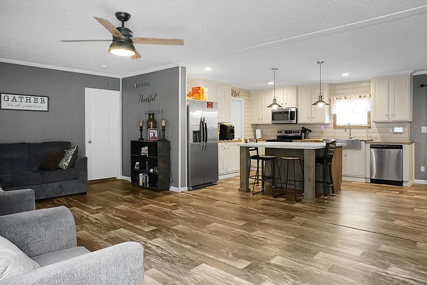 Welcome to this beautiful 4-bedroom, 2-bath home tucked away in - photo 9
