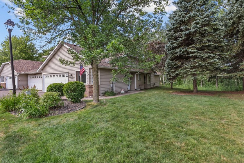 Very peaceful setting for this one level end unit townhome - photo 6