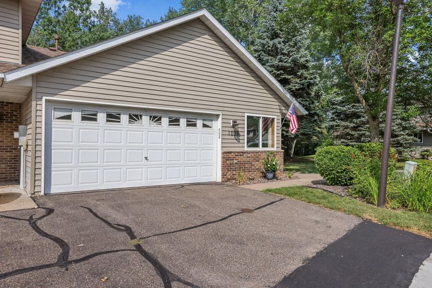 Very peaceful setting for this one level end unit townhome - photo 7