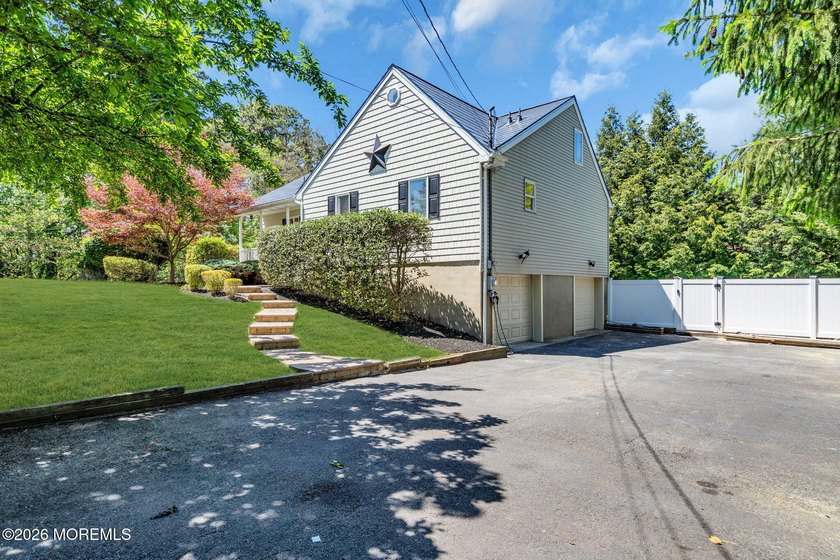 Welcome to this stunning renovated home in Pine Lake Park - photo 3
