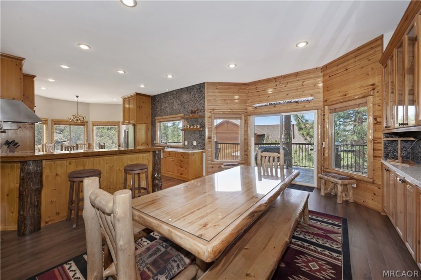 Perched in the prestigious Castle Glen Estates, this exceptional - photo 11