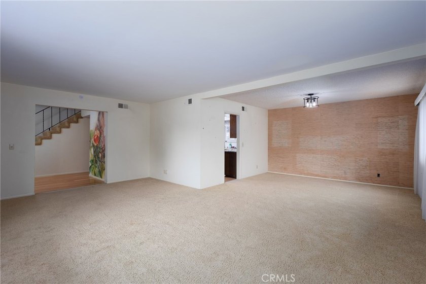 ATTENTION: You won't want to miss this opportunity! Nestled in - photo 15