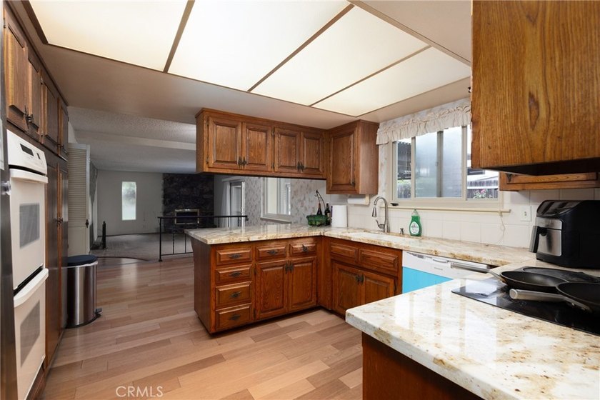 ATTENTION: You won't want to miss this opportunity! Nestled in - photo 17