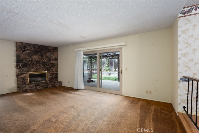 ATTENTION: You won't want to miss this opportunity! Nestled in - photo 21
