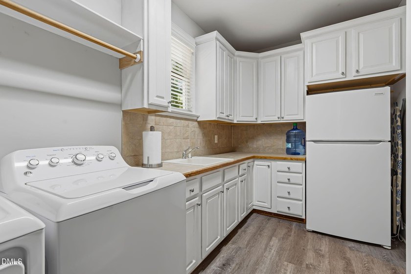 Welcome to this charming 4-bedroom, 2.5-bathroom single-family - photo 22