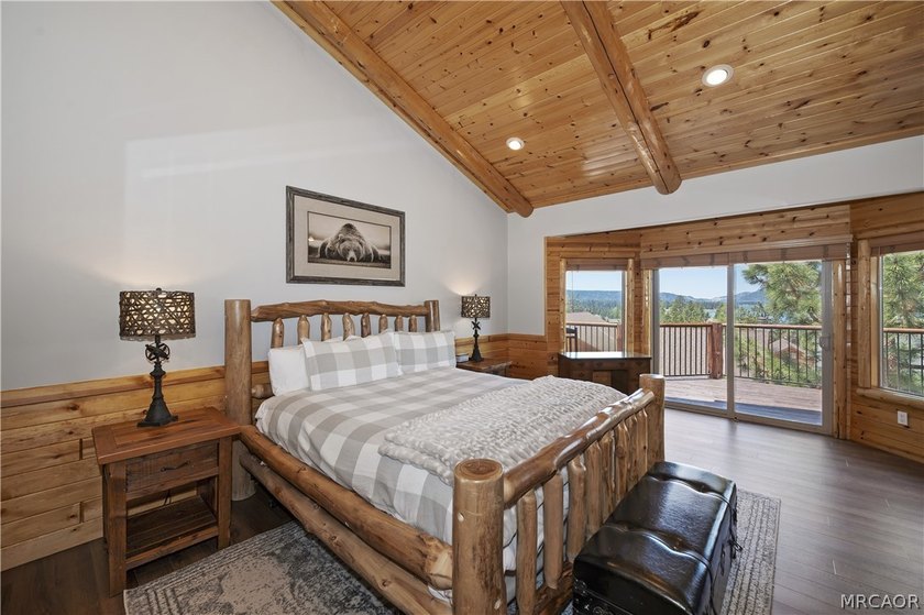 Perched in the prestigious Castle Glen Estates, this exceptional - photo 31