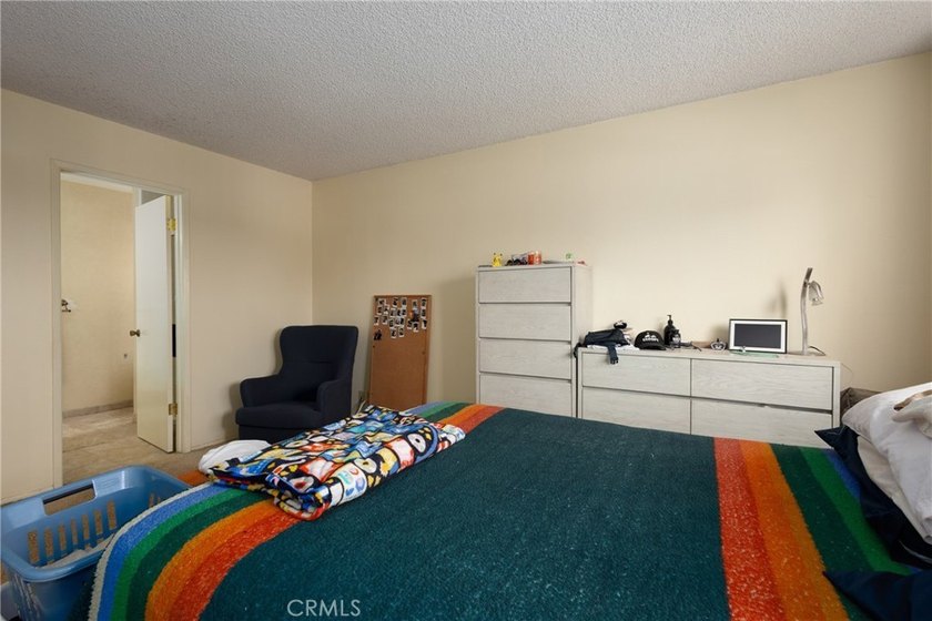 ATTENTION: You won't want to miss this opportunity! Nestled in - photo 32