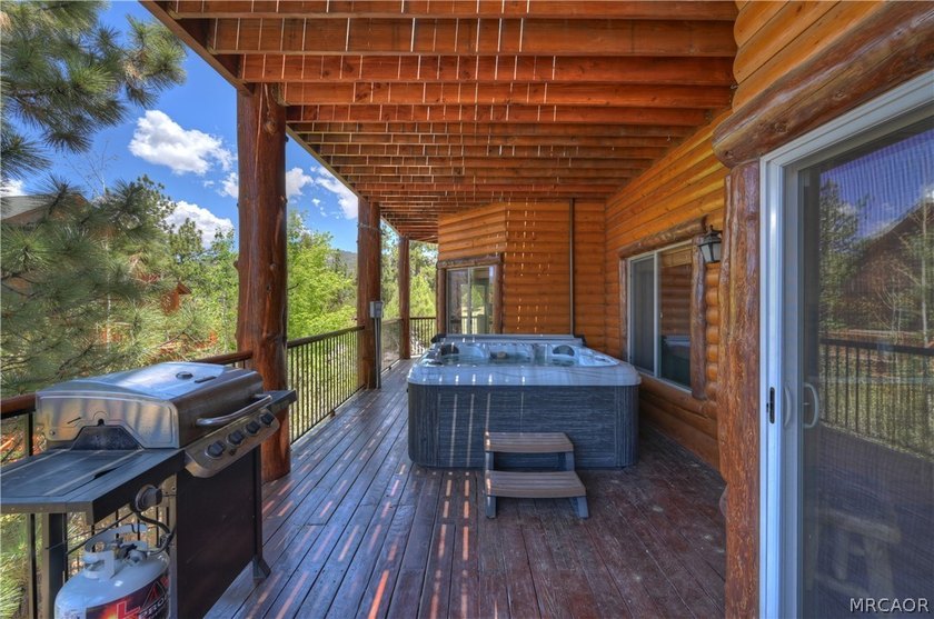 Perched in the prestigious Castle Glen Estates, this exceptional - photo 38