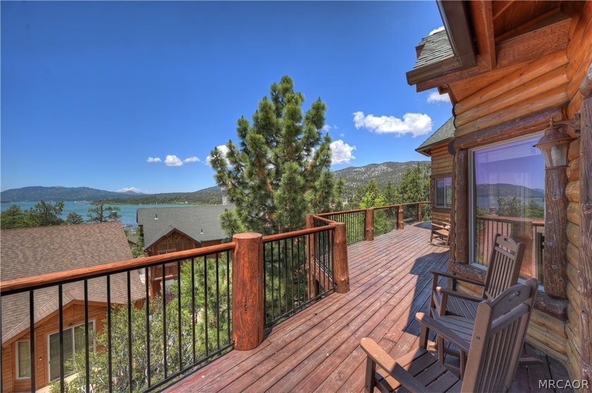 Perched in the prestigious Castle Glen Estates, this exceptional - photo 46