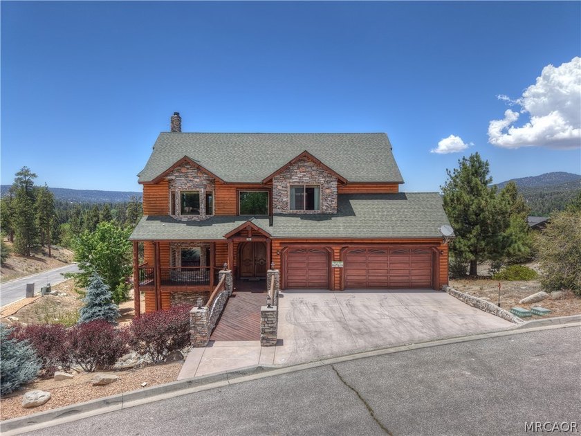 Perched in the prestigious Castle Glen Estates, this exceptional - photo 49