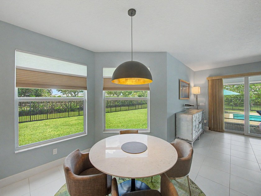 Welcome to this extensively upgraded 2-bedroom plus den, 2 1/2 - photo 12