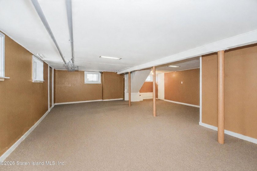 Location!,in the heart of Westerleigh, with old world charm - photo 15
