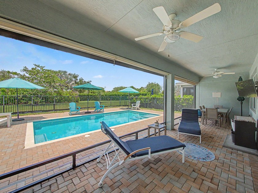 Welcome to this extensively upgraded 2-bedroom plus den, 2 1/2 - photo 24