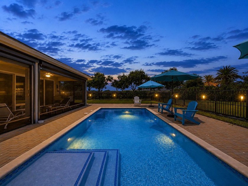 Welcome to this extensively upgraded 2-bedroom plus den, 2 1/2 - photo 31