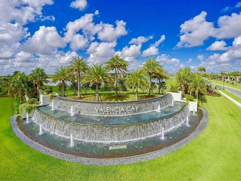Welcome to this extensively upgraded 2-bedroom plus den, 2 1/2 - photo 32