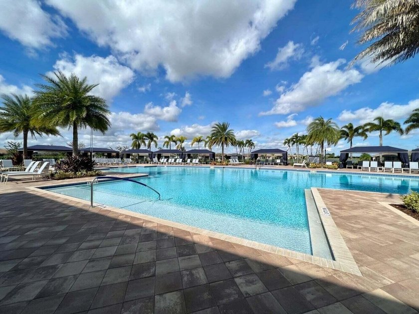 Welcome to this extensively upgraded 2-bedroom plus den, 2 1/2 - photo 49