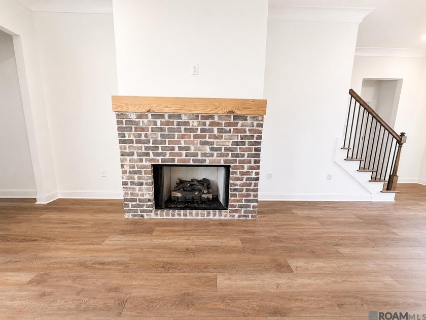 Stunning New Construction in Atwater Subdivision - Waterfront - photo 9