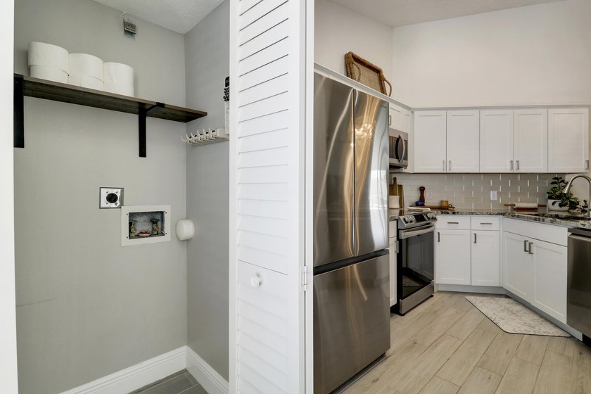 Truly a secret hideaway!! This quaint community of 30 Key West - photo 11