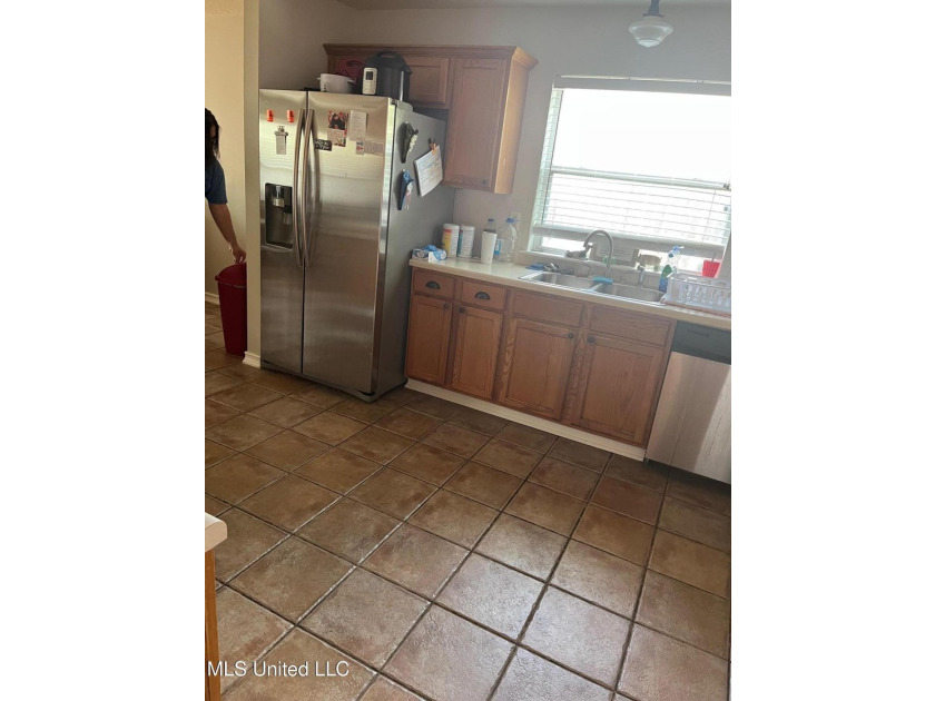 GREAT NEIGHBORHOOD,NICE HOME-TENANT ON MONTH TO MONTH,GOOD FLOOR - photo 7