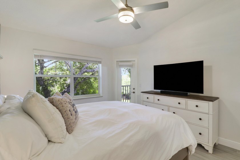 Truly a secret hideaway!! This quaint community of 30 Key West - photo 18