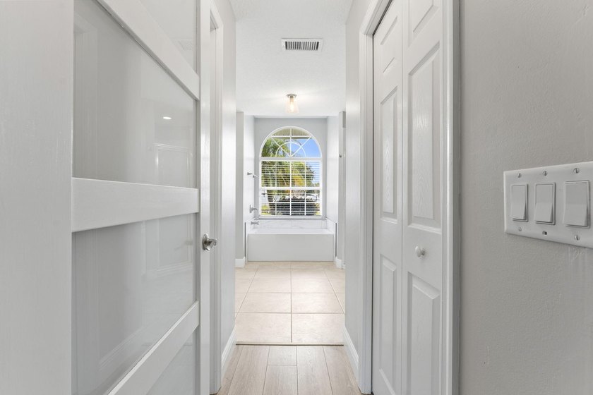 Premier waterfront opportunity in the highly sought-after Queens - photo 22