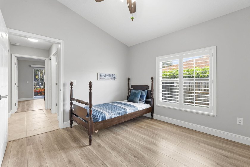 Premier waterfront opportunity in the highly sought-after Queens - photo 27