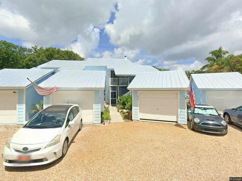 Truly a secret hideaway!! This quaint community of 30 Key West - photo 27
