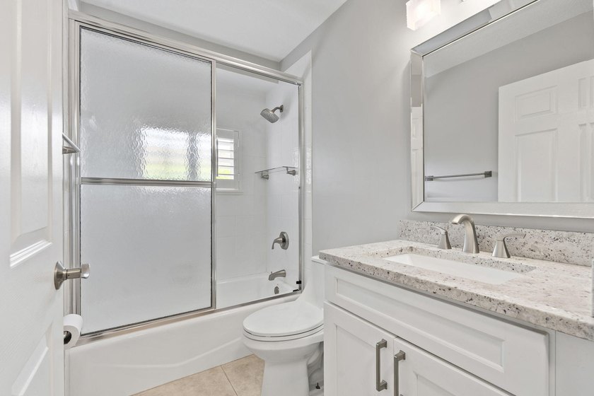 Premier waterfront opportunity in the highly sought-after Queens - photo 29