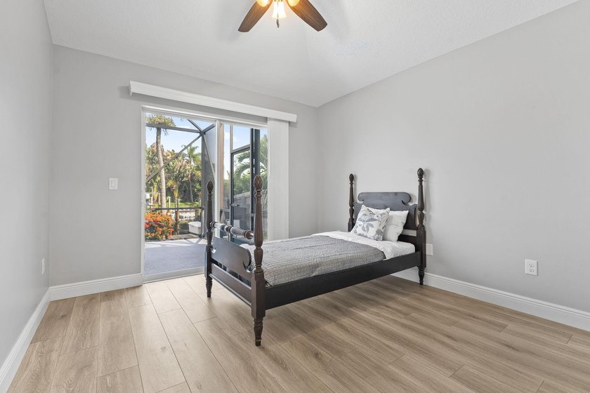 Premier waterfront opportunity in the highly sought-after Queens - photo 31