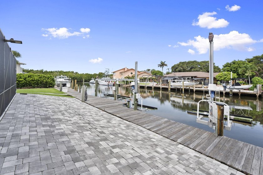 Premier waterfront opportunity in the highly sought-after Queens - photo 43