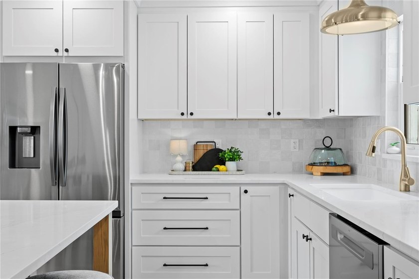 Welcome to this thoughtfully reimagined 3-bedroom, 2-bathroom - photo 11