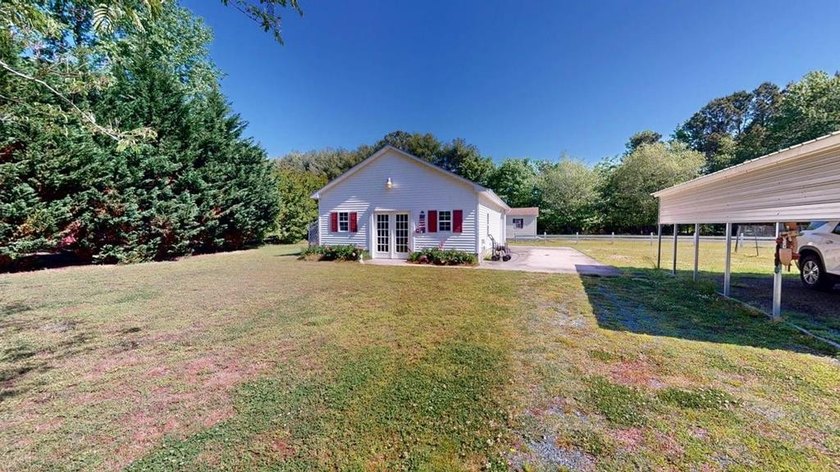 Welcome this well-maintained ranch-style home offering comfort - photo 11