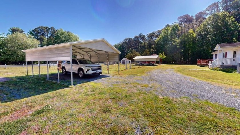 Welcome this well-maintained ranch-style home offering comfort - photo 17