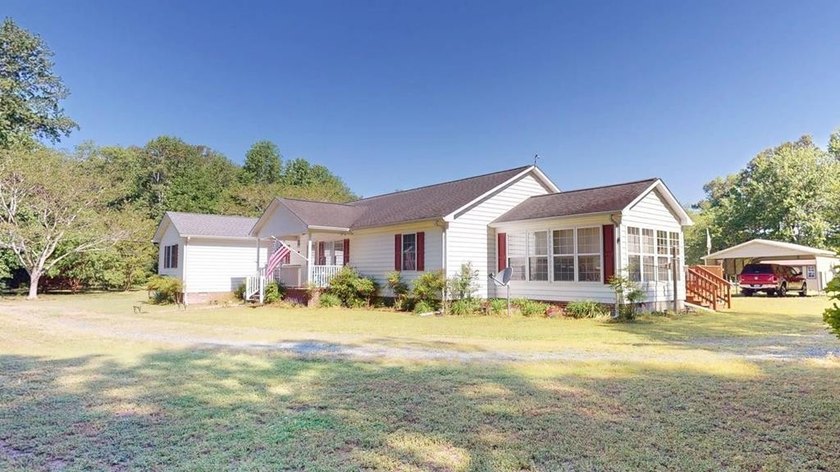 Welcome this well-maintained ranch-style home offering comfort - photo 18