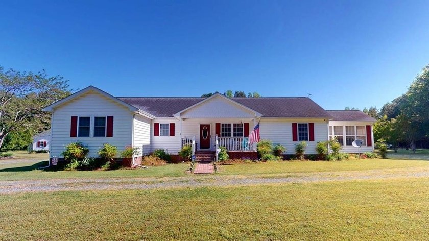 Welcome this well-maintained ranch-style home offering comfort - photo 19