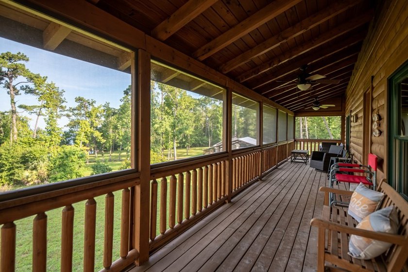 Nestled on the widest, most breathtaking expanse of Lake - photo 10