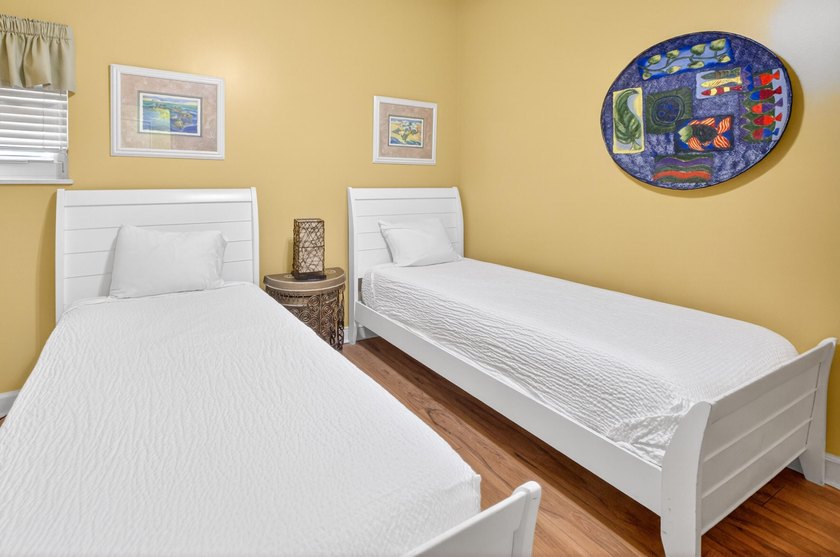 Back on the market with a new price, this Gulf-front 2-bedroom - photo 12
