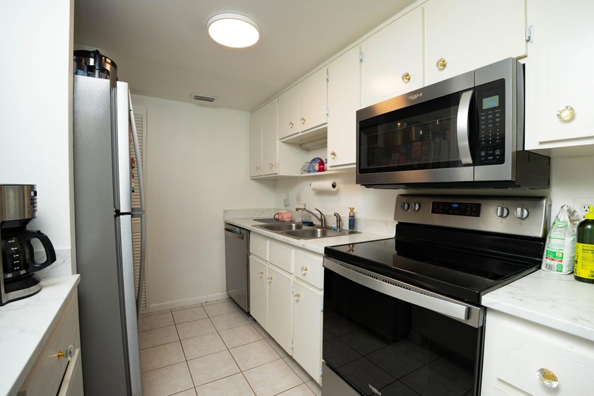 Located in a quiet, well kept community with quick access to - photo 8