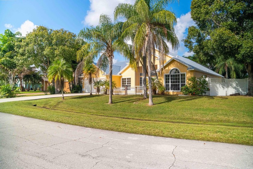 Discover this amazing home Pool home featuring 3 bedrooms, 2 - photo 2