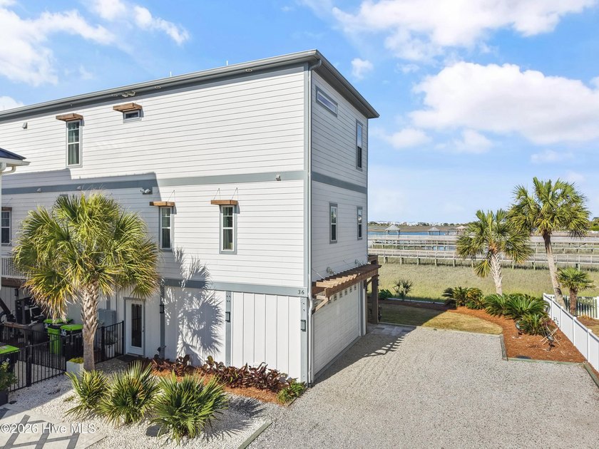 This one-of-a-kind custom-built luxury retreat in Ocean Isle - photo 22