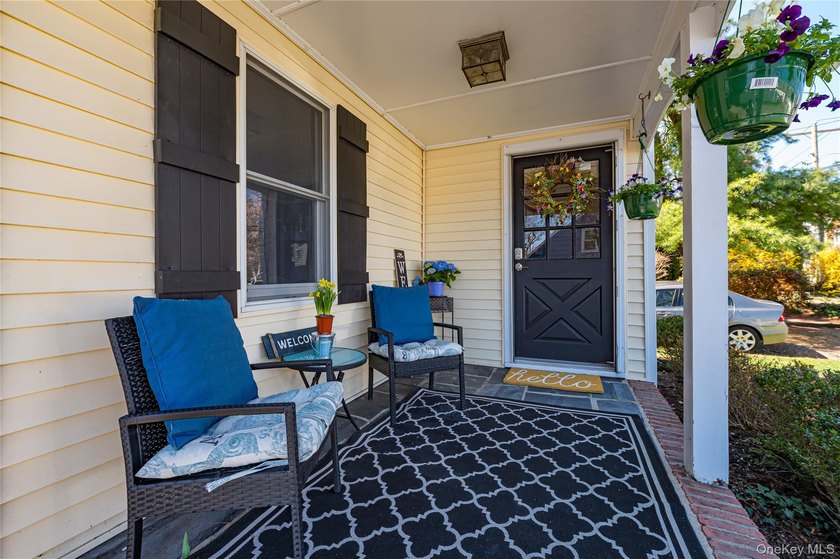 Stunning water views! This 4 bedroom, 2 full bath Colonial is - photo 4
