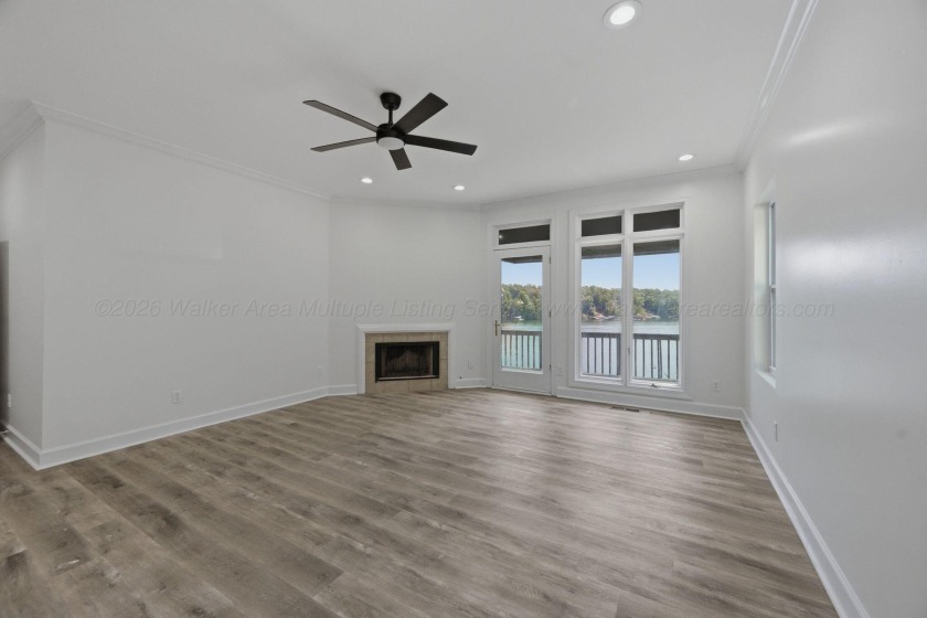 Smith Lake (Rock Creek) A fully renovated lake cottage on a nice - photo 22