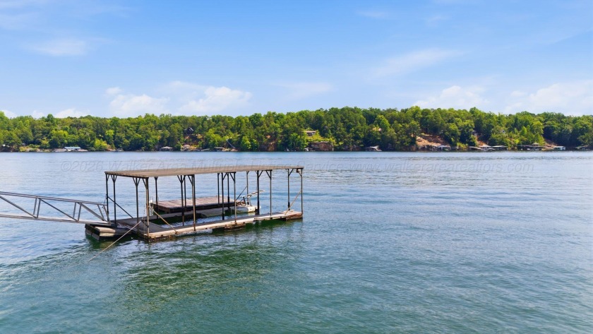 Smith Lake (Rock Creek) A fully renovated lake cottage on a nice - photo 40