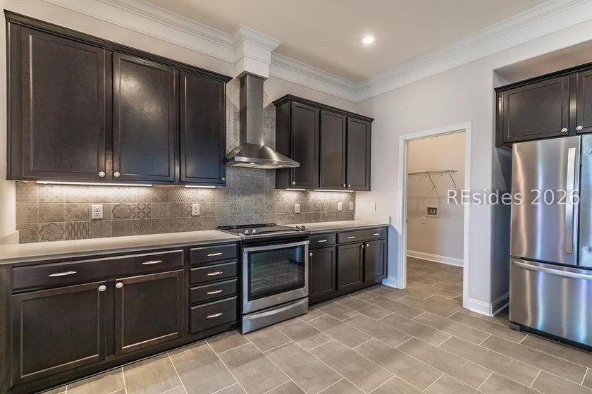Welcome to a home that captures Lowcountry living-where custom - photo 15