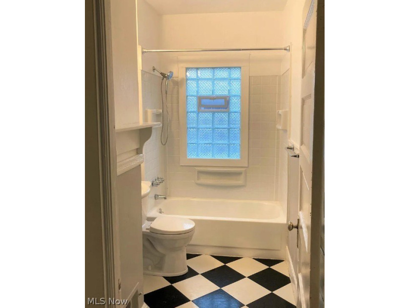 Four units in Lakewood available now! One unit is currently - photo 21